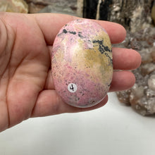将图像加载到图库查看器中,Rhodonite with Pyrite Palm Stone #04