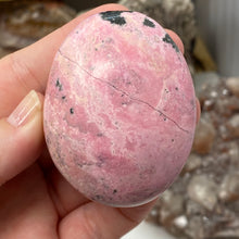 将图像加载到图库查看器中,Rhodonite with Pyrite Palm Stone #08