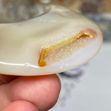 将图像加载到图库查看器中,Druzy Agate Moon #02