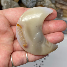 将图像加载到图库查看器中,Druzy Agate Moon #02