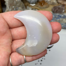 将图像加载到图库查看器中,Druzy Agate Moon #02