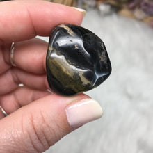 将图像加载到图库查看器中,Black Onyx Large Tumble Set