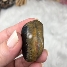 将图像加载到图库查看器中,Black Onyx Large Tumble Set