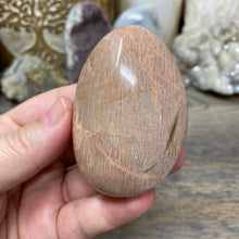 Load image into Gallery viewer, Peach Moonstone Palm Stone #07