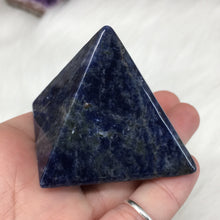 将图像加载到图库查看器中,Sodalite Pyramid