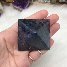 将图像加载到图库查看器中,Sodalite Pyramid