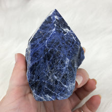 将图像加载到图库查看器中,Sodalite Semi Polished Tower