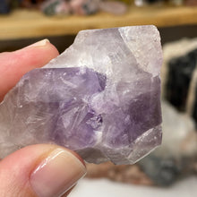 Load image into Gallery viewer, Chevron Amethyst Rough Point