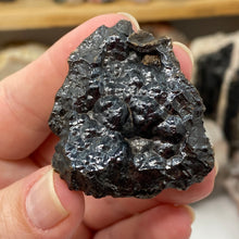 Bild in Galerie-Viewer laden, Botryoidal Hematite #02