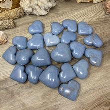 Bild in Galerie-Viewer laden, Angelite Heart Palm Stones