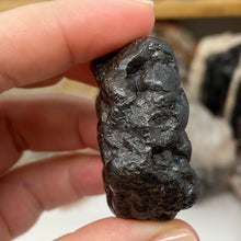 Bild in Galerie-Viewer laden, Botryoidal Hematite #09