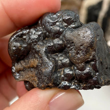 Bild in Galerie-Viewer laden, Botryoidal Hematite #09