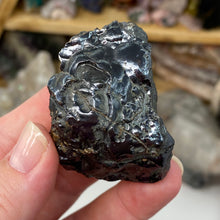 Bild in Galerie-Viewer laden, Botryoidal Hematite #24