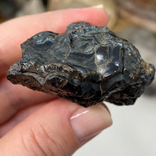 Bild in Galerie-Viewer laden, Botryoidal Hematite #24