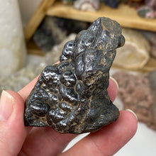 Bild in Galerie-Viewer laden, Botryoidal Hematite #25