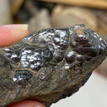 Bild in Galerie-Viewer laden, Botryoidal Hematite #25