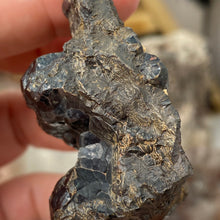 Bild in Galerie-Viewer laden, Botryoidal Hematite #36