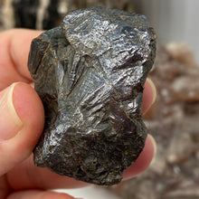 Bild in Galerie-Viewer laden, Botryoidal Hematite #37