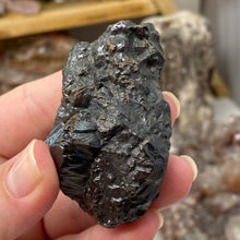 Bild in Galerie-Viewer laden, Botryoidal Hematite #38