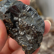 Bild in Galerie-Viewer laden, Botryoidal Hematite #38