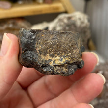 Bild in Galerie-Viewer laden, Botryoidal Hematite #39