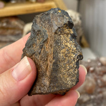 Bild in Galerie-Viewer laden, Botryoidal Hematite #39