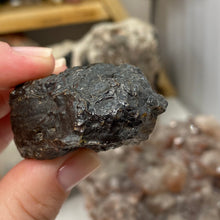 Bild in Galerie-Viewer laden, Botryoidal Hematite #39