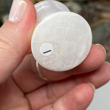 将图像加载到图库查看器中,Pink Calcite / Mangano Calcite Mushroom #01