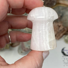 Carica l'immagine nel visualizzatore di Gallery, Pink Calcite / Mangano Calcite Mushroom #03