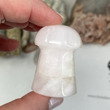 将图像加载到图库查看器中,Pink Calcite / Mangano Calcite Mushroom #05