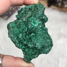 Chargez l'image dans la visionneuse de la galerie, Malachite Large Rough Fibrous Specimen