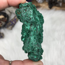 Chargez l'image dans la visionneuse de la galerie, Malachite Large Rough Fibrous Specimen
