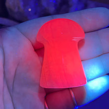 将图像加载到图库查看器中,Pink Calcite / Mangano Calcite Mushroom #07