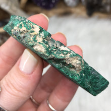 将图像加载到图库查看器中,Malachite Semi Polished Slab
