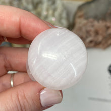 将图像加载到图库查看器中,Pink Calcite / Mangano Calcite Mushroom #08