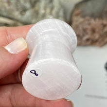 将图像加载到图库查看器中,Pink Calcite / Mangano Calcite Mushroom #08