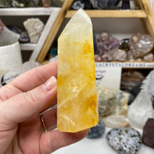 Bild in Galerie-Viewer laden, Yellow Hematoid "Golden Healer" Tower #01
