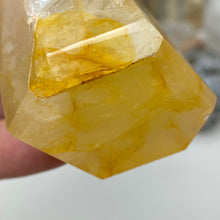 Bild in Galerie-Viewer laden, Yellow Hematoid "Golden Healer" Tower #01