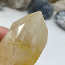 Bild in Galerie-Viewer laden, Yellow Hematoid "Golden Healer" Tower #01