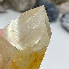 Bild in Galerie-Viewer laden, Yellow Hematoid "Golden Healer" Tower #01