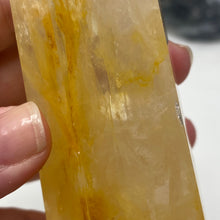 Bild in Galerie-Viewer laden, Yellow Hematoid "Golden Healer" Tower #01