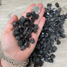 Bild in Galerie-Viewer laden, Black Tourmaline Rough Piece