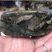 Bild in Galerie-Viewer laden, Labradorite Freeform 4