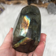 Bild in Galerie-Viewer laden, Labradorite Freeform 4