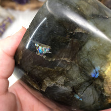 Bild in Galerie-Viewer laden, Labradorite Freeform 4