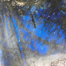 Bild in Galerie-Viewer laden, Labradorite Freeform #2
