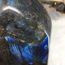 Bild in Galerie-Viewer laden, Labradorite Freeform #2