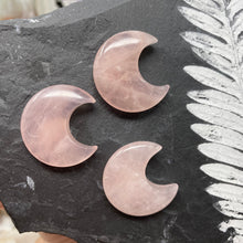 将图像加载到图库查看器中,Rose Quartz 1.25" Moons