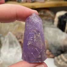 Bild in Galerie-Viewer laden, Amethyst Mini Tower #18