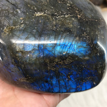 Bild in Galerie-Viewer laden, Labradorite Freeform #2